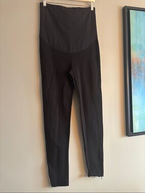 NWT Pregnancy Maternity Leggings
